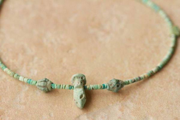 古代ファイアンスと古代トルコ石 ネックレス アンティークビーズ とんぼ玉